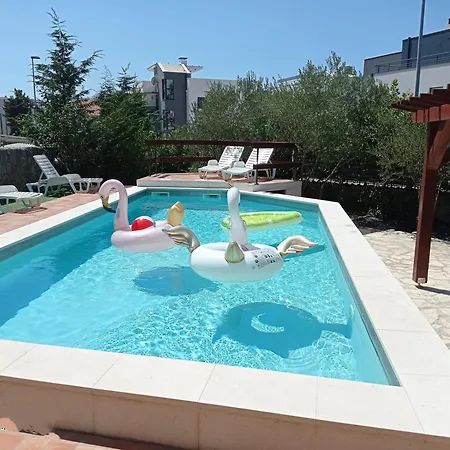 Niko With Private Swimming Pool * ザダル