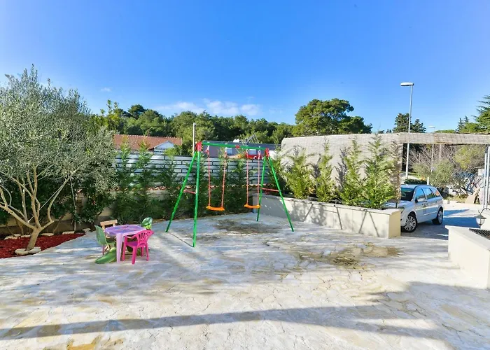 Niko With Private Swimming Pool *