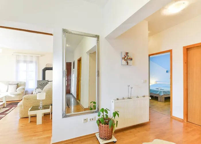 Niko With Private Swimming Pool