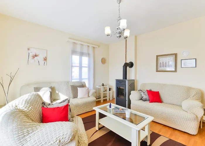 Niko With Private Swimming Pool *