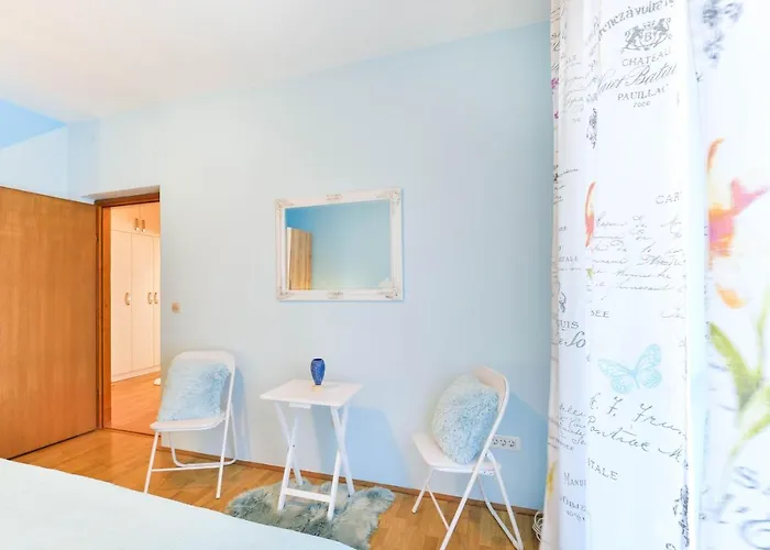 Niko With Private Swimming Pool