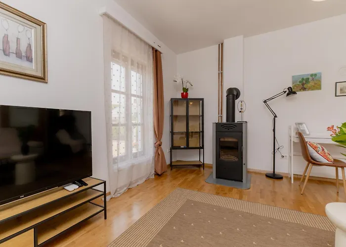 Niko With Private Swimming Pool Zadar