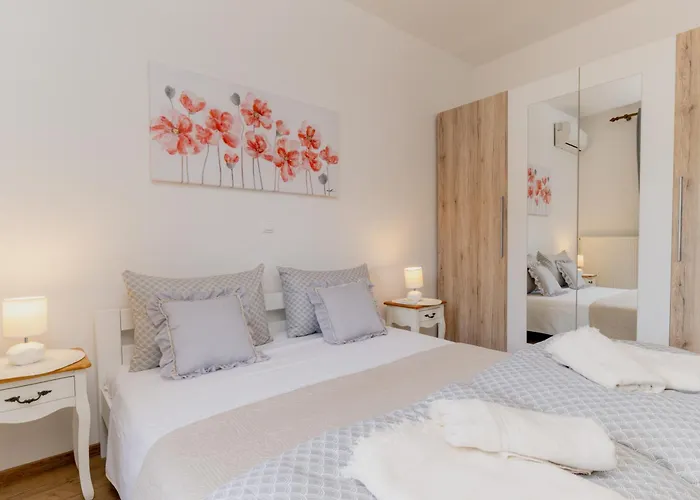 Niko With Private Swimming Pool Villa *